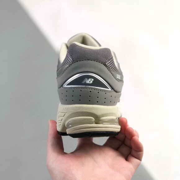 New Balance 2002R casual fashion sneakers